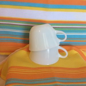Pyrex 60s set / 2 white milk glass coffee tea cups